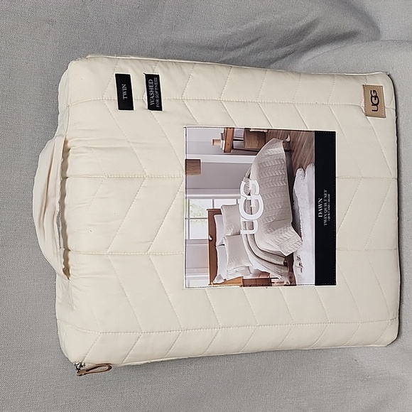 UGG Bedding New Ugg Dawn Twin Quilt Set With Sham In Color Birch